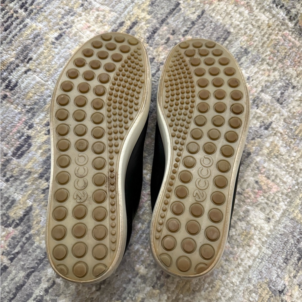 Ecco Black Leather women’s lace up Sneakers - Picture 6 of 7